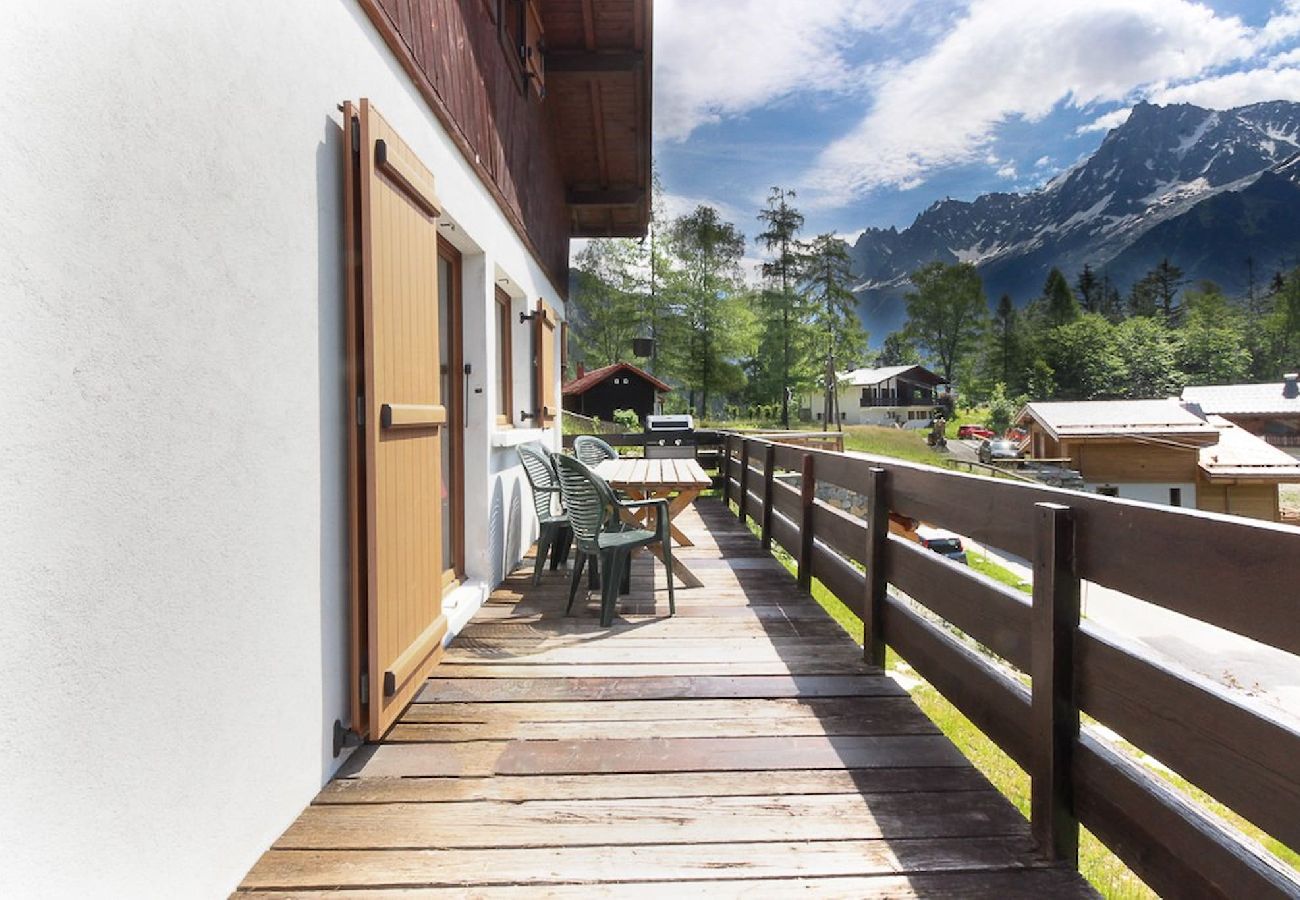 Chalet in Les Houches - Les Allognes · Chalet Mt Blanc View