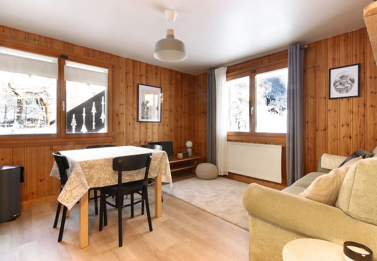 Apartment in Chamonix-Mont-Blanc - Les Fleurs de Cham bottom - Jardin privé - Vues -