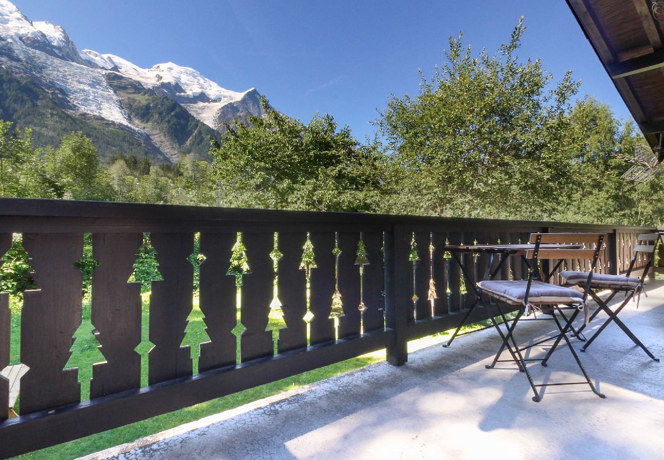 Apartment in Chamonix-Mont-Blanc - Les Fleurs de Cham top - Jardin vues - Rénové