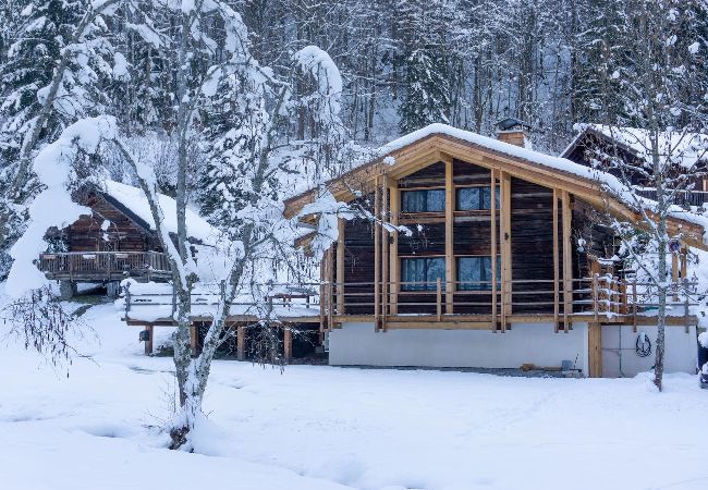 Chalet in Les Houches - Chalet L'Oratoire & Mazot - Grand Jardin Privé