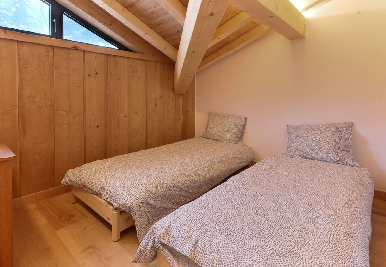 Chalet in Les Houches - Chalet L'Oratoire & Mazot - Grand Jardin Privé