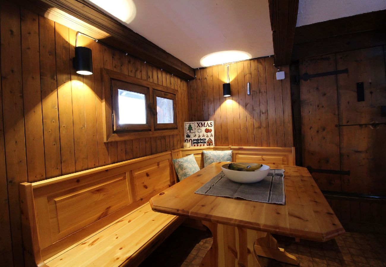 Chalet in Les Houches - Chalet L'Oratoire & Mazot - Grand Jardin Privé