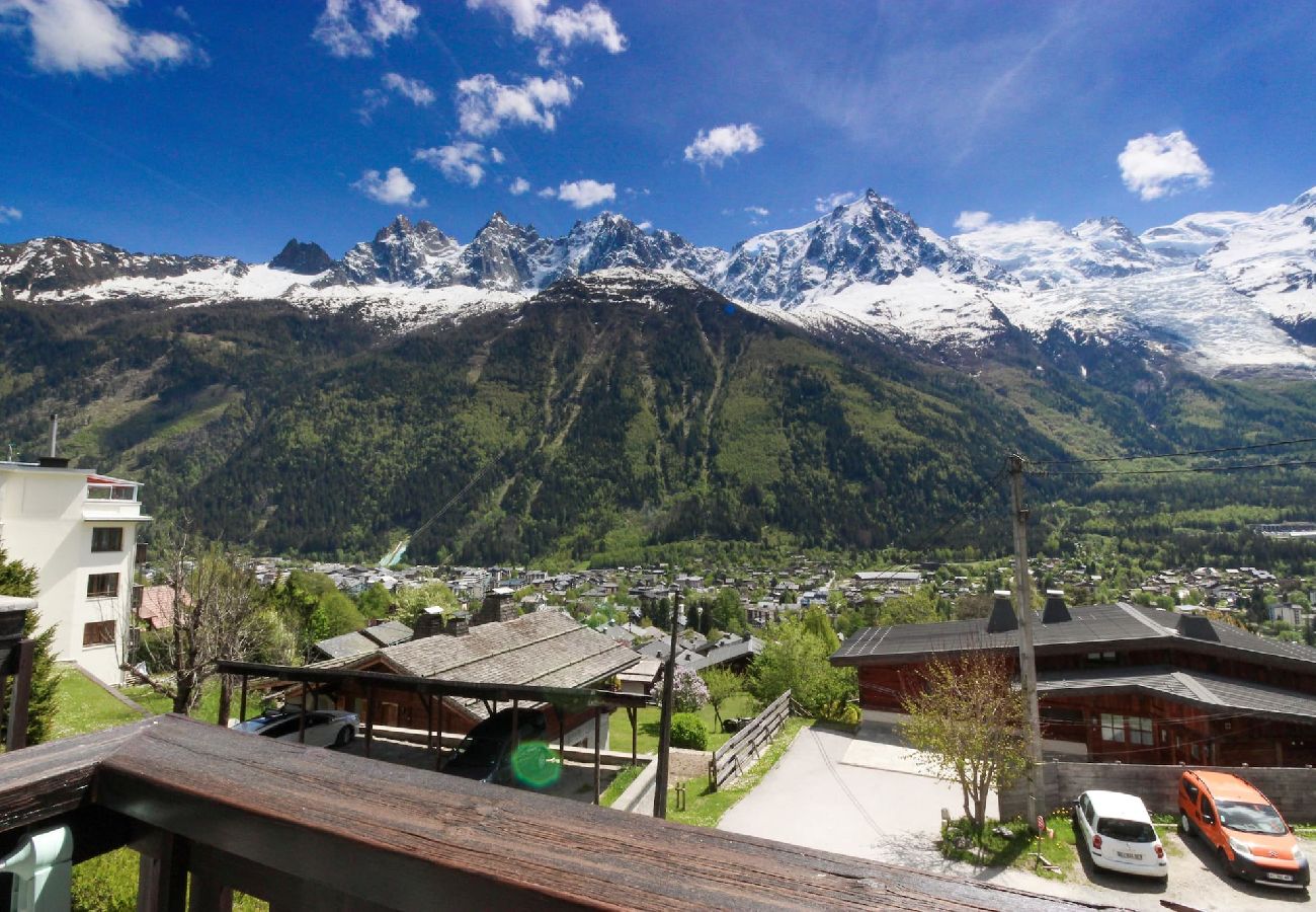 Apartment in Chamonix-Mont-Blanc - Le Cretet 1 - Duplex - Balcon avec vue Mont-Blanc