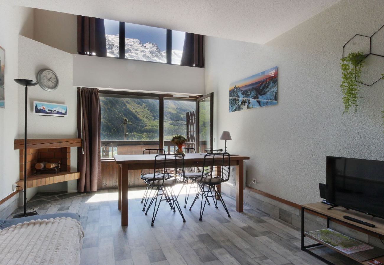 Apartment in Chamonix-Mont-Blanc - Le Cretet 1 - Duplex - Balcon avec vue Mont-Blanc