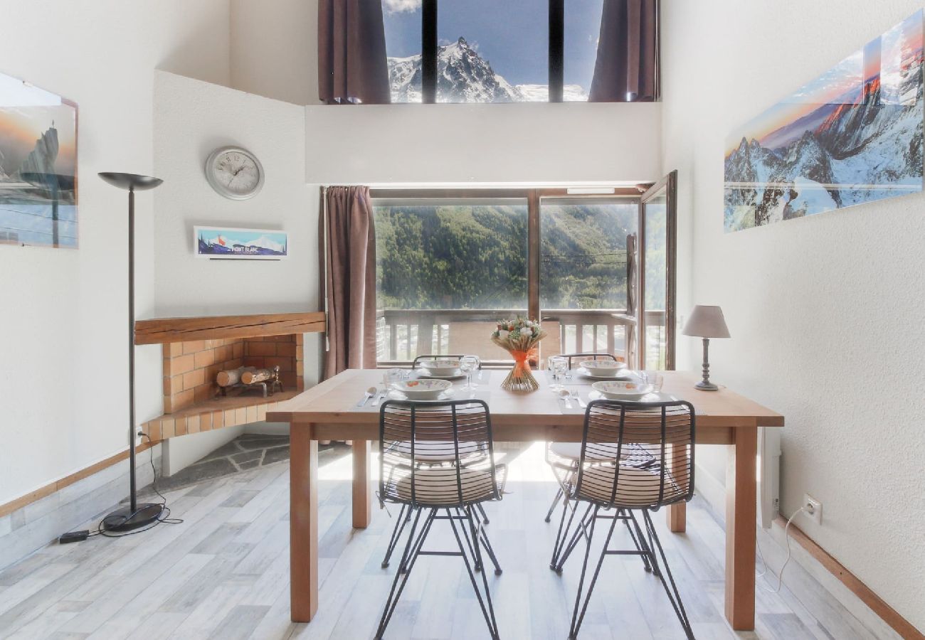 Apartment in Chamonix-Mont-Blanc - Le Cretet 1 - Duplex - Balcon avec vue Mont-Blanc