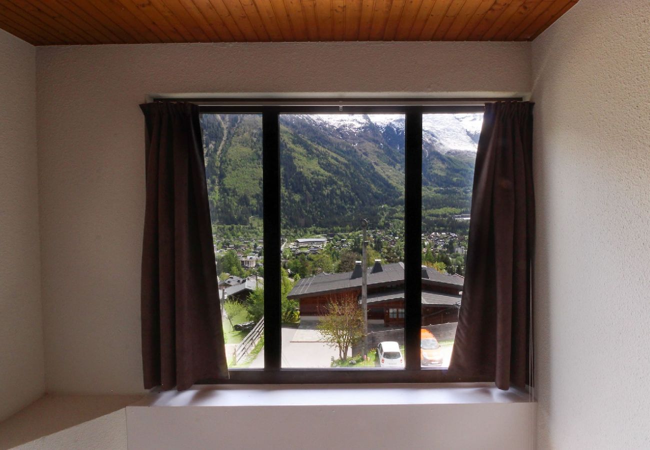 Apartment in Chamonix-Mont-Blanc - Le Cretet 1 - Duplex - Balcon avec vue Mont-Blanc