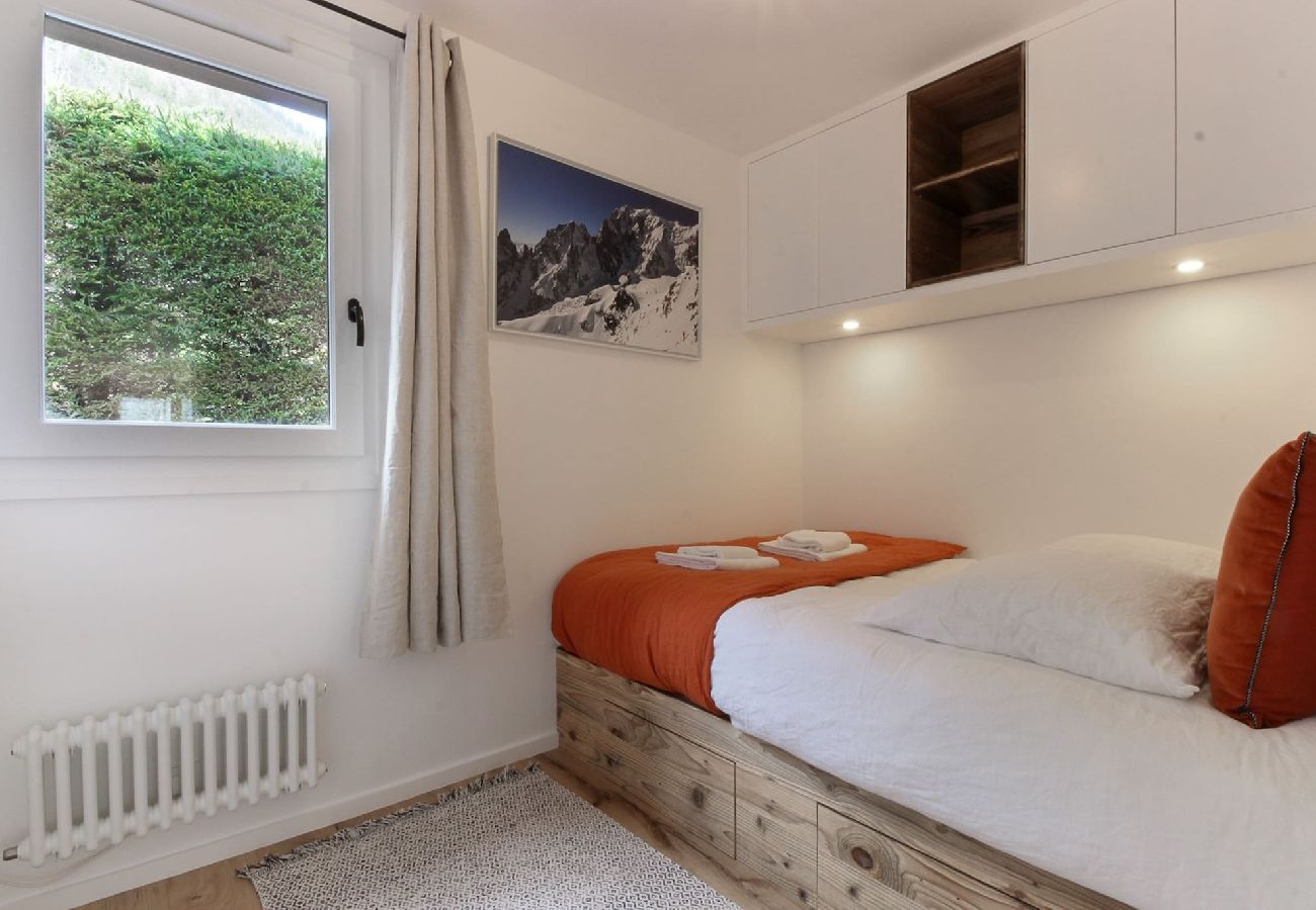 Apartment in Chamonix-Mont-Blanc - Les Gaillands -Between Lac des Gailland & Chamonix