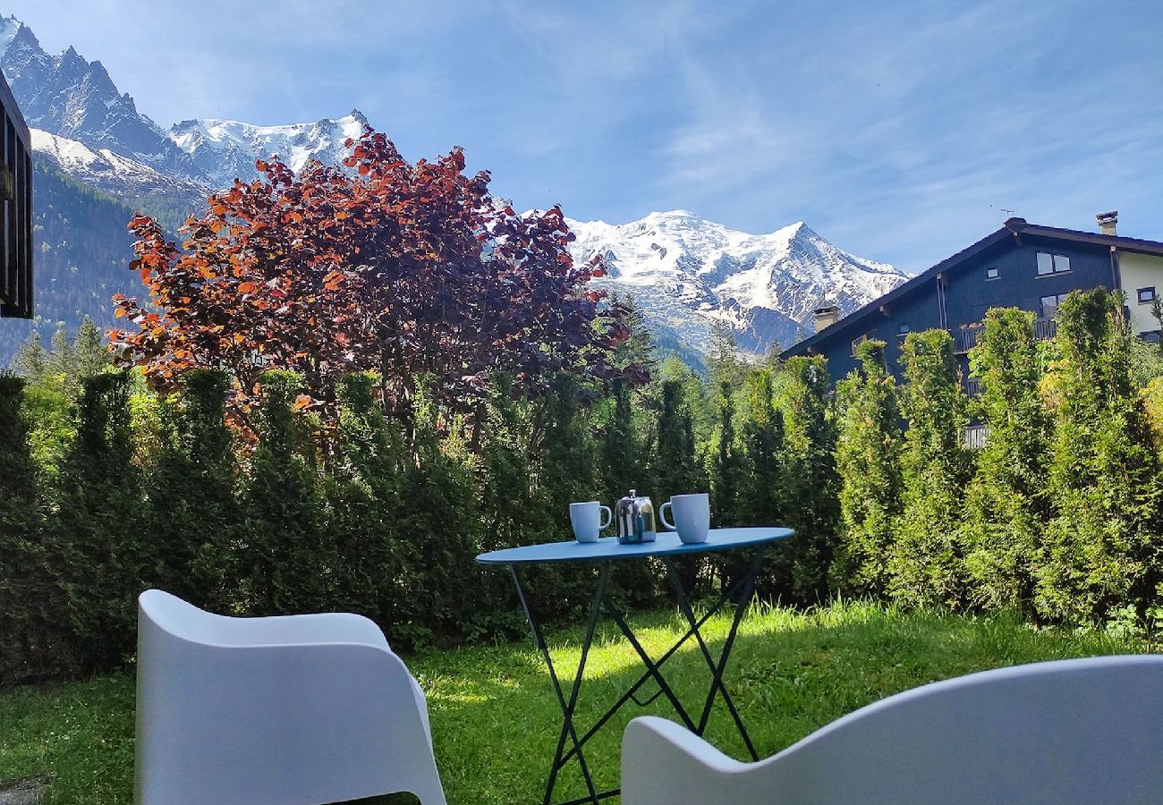 Apartment in Chamonix-Mont-Blanc - Le Jardin de Champraz-Garden & View