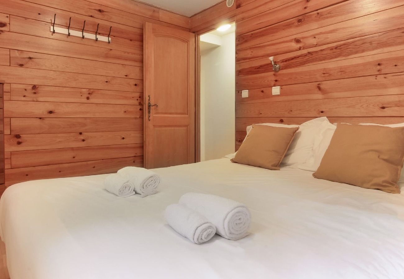 Chalet in Les Houches - Chalet Kandahar -Jardin-Skis aux pieds-Piscine