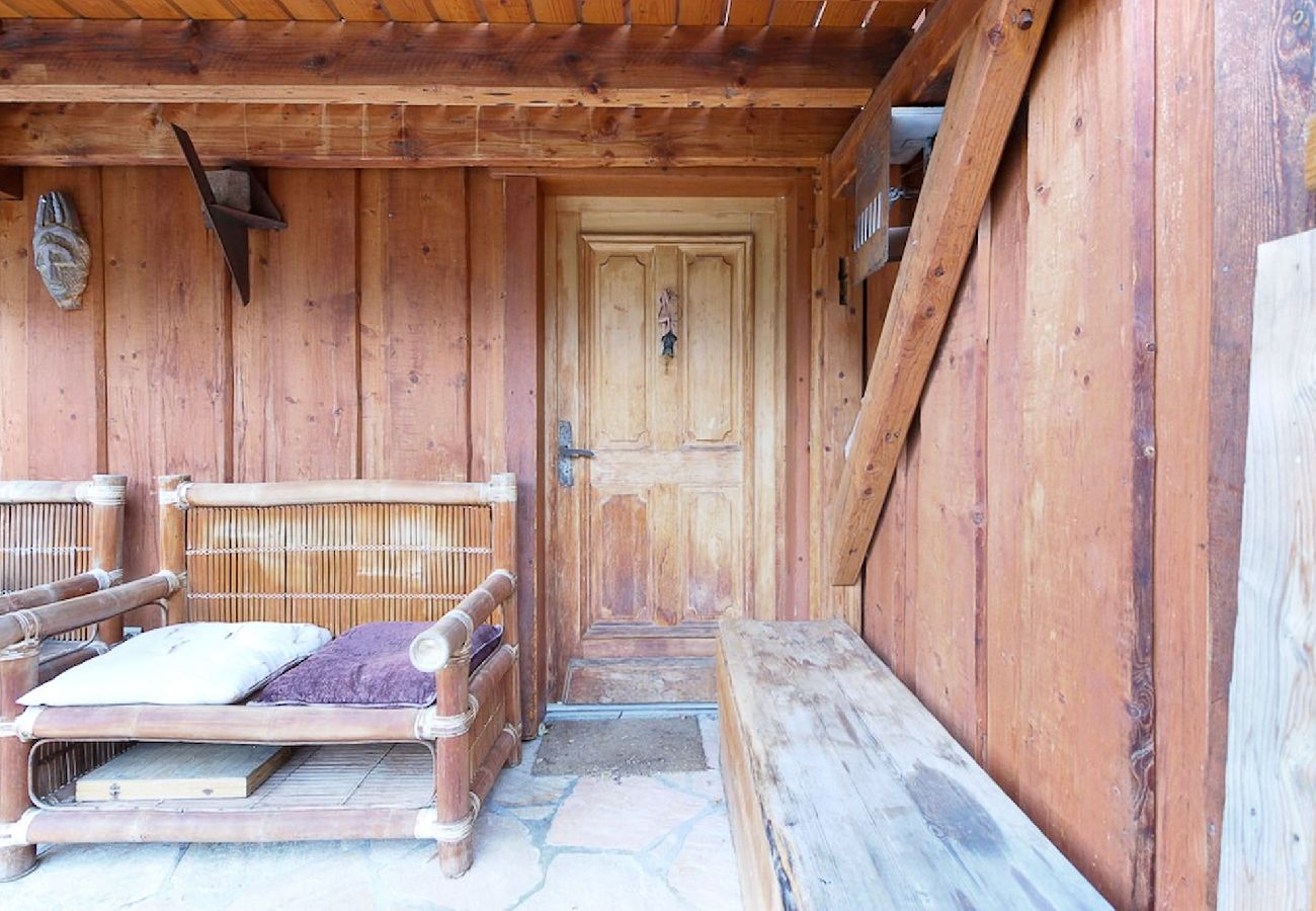 Chalet in Les Houches - Chalet des 5 Chardons - Skis aux pieds - Familial