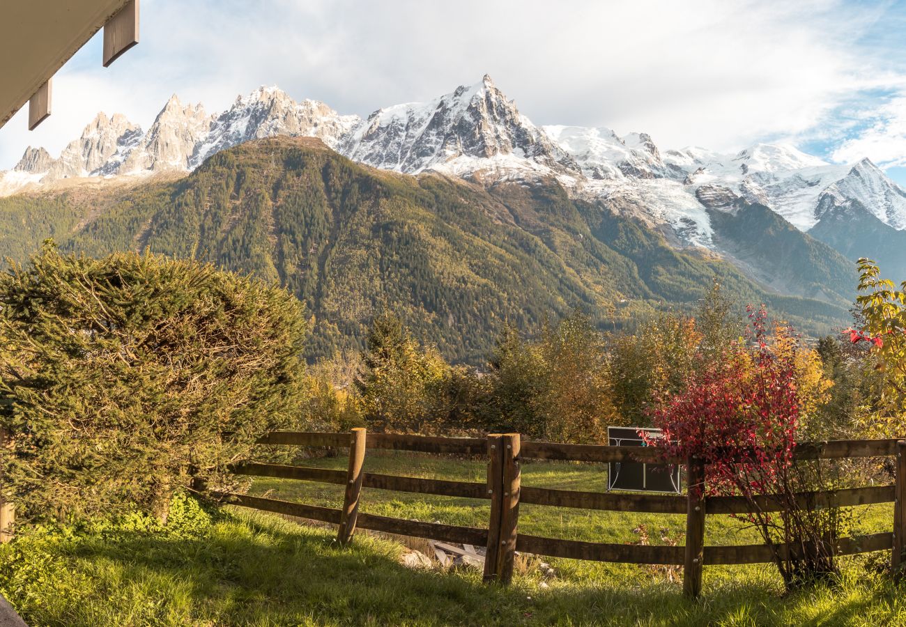 Apartment in Chamonix-Mont-Blanc - Le Cretet 2 - Jardin Privé avec Vue Mont-Blanc