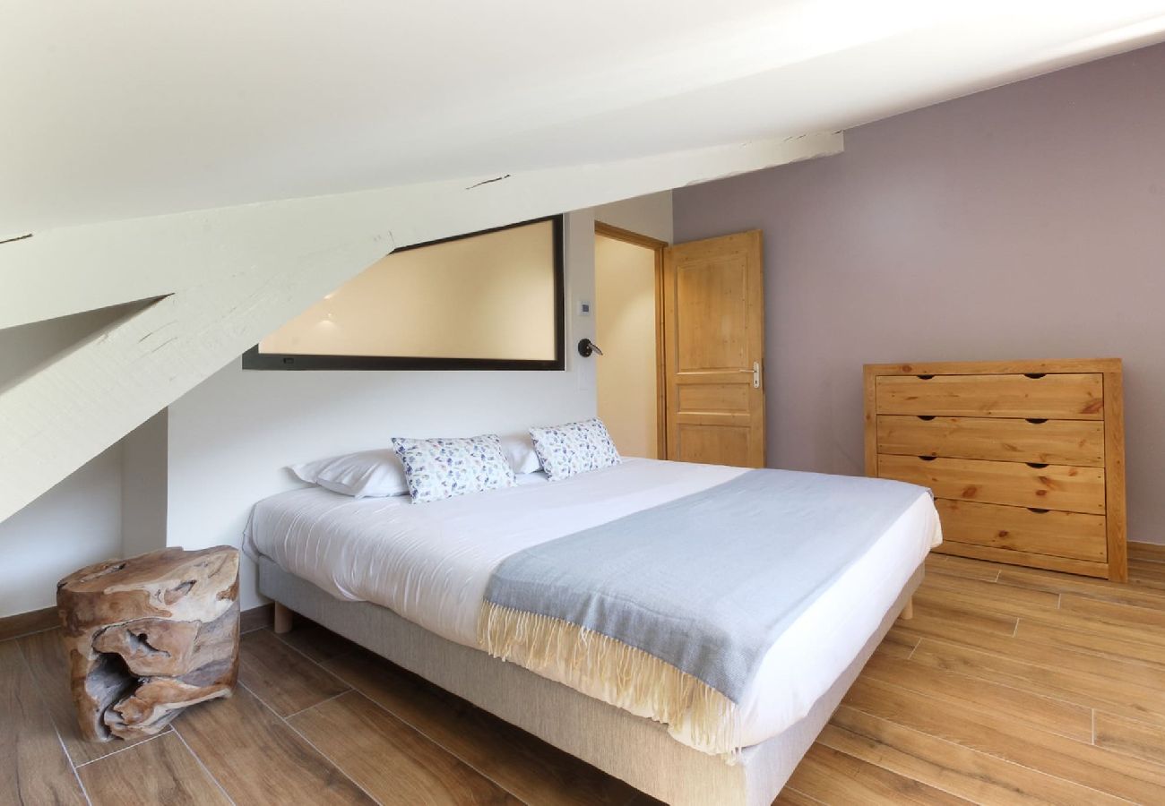 Apartment in Les Houches - Appt L'Abeille - Rénové et skis aux pieds