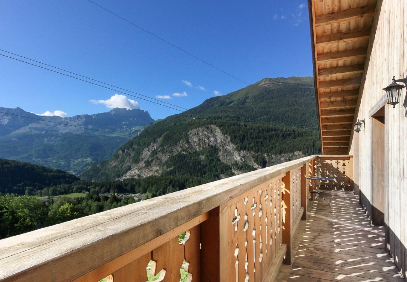 Apartment in Les Houches - Appt L'Abeille - Rénové et skis aux pieds