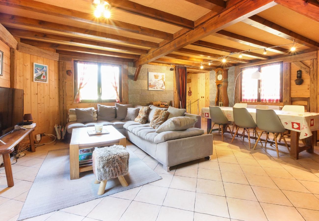 Chalet in Les Houches - Chalet YOLO - Jacuzzi & Sauna - Grand jardin