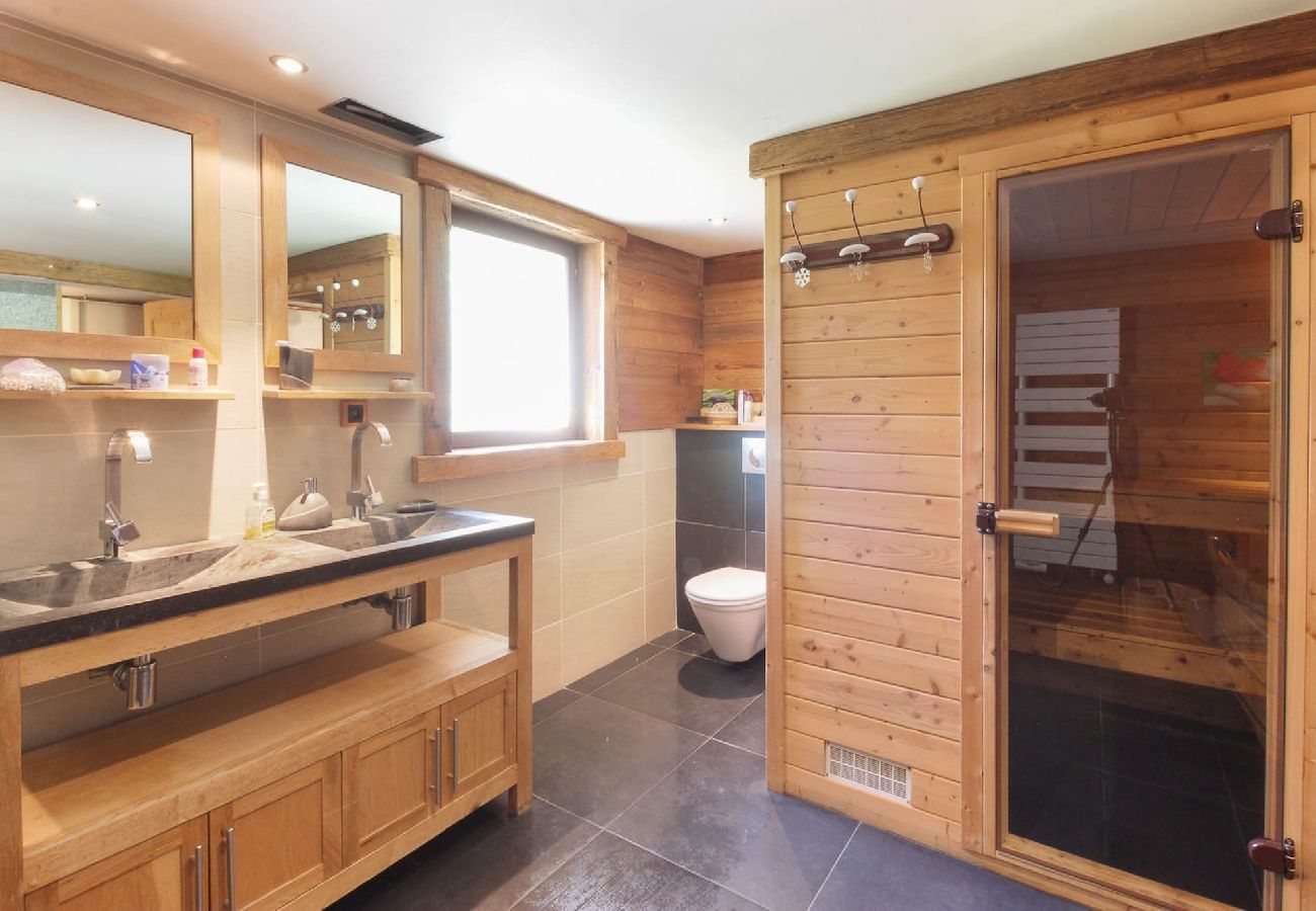 Chalet in Les Houches - Chalet YOLO - Jacuzzi & Sauna - Grand jardin