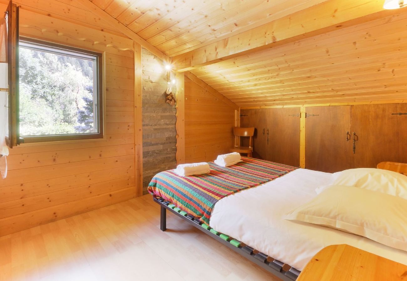 Chalet in Les Houches - Chalet YOLO - Jacuzzi & Sauna - Grand jardin