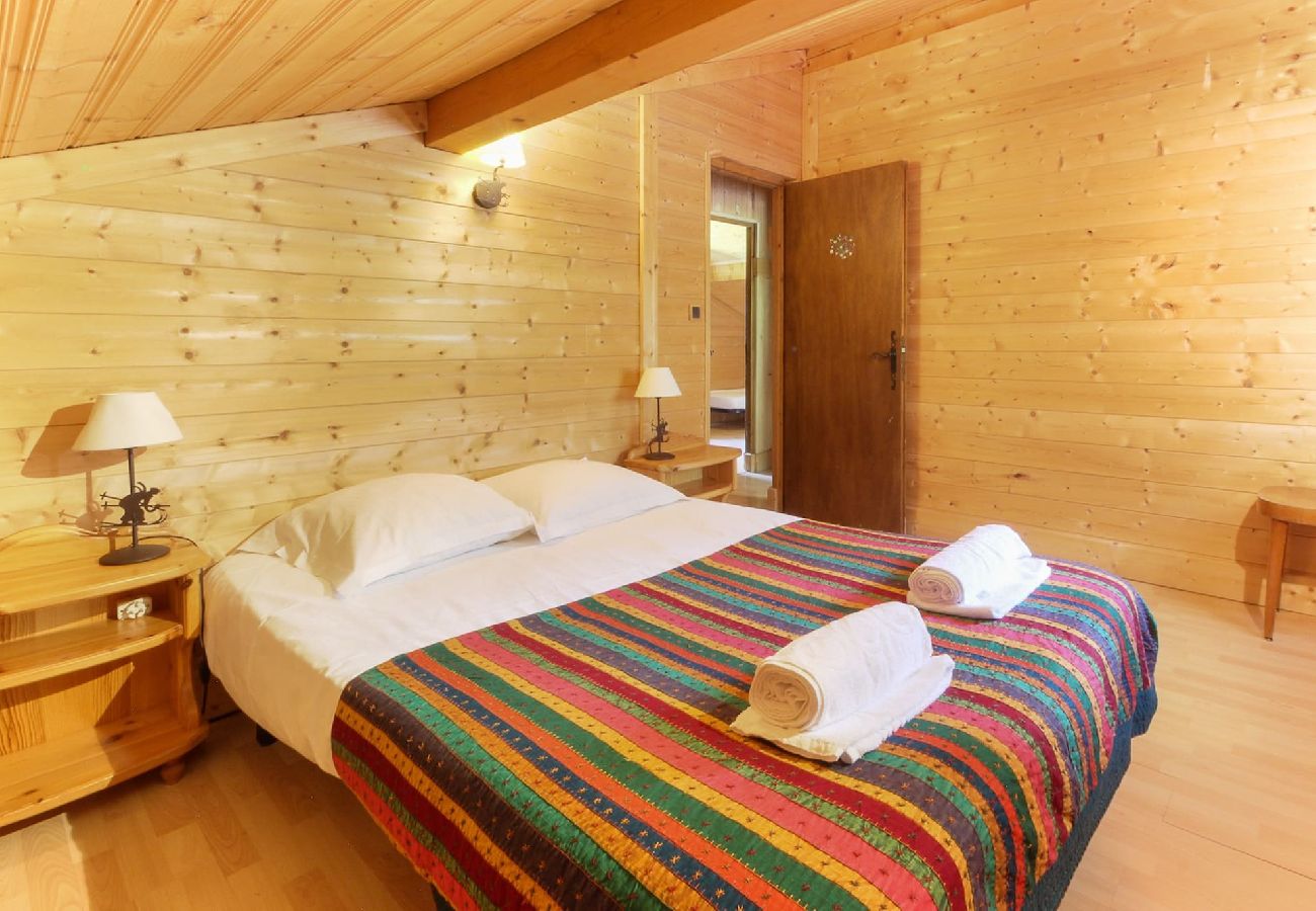 Chalet in Les Houches - Chalet YOLO - Jacuzzi & Sauna - Grand jardin