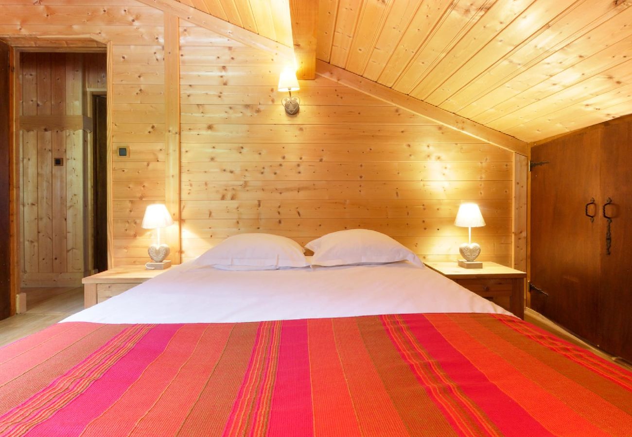 Chalet in Les Houches - Chalet YOLO - Jacuzzi & Sauna - Grand jardin