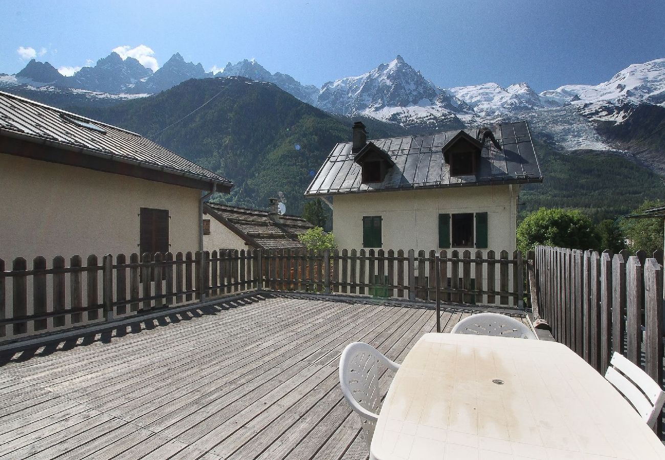 Apartment in Chamonix-Mont-Blanc - L´Ecrin des Pècles - Centre - Terrasse Vue Mt-Blan