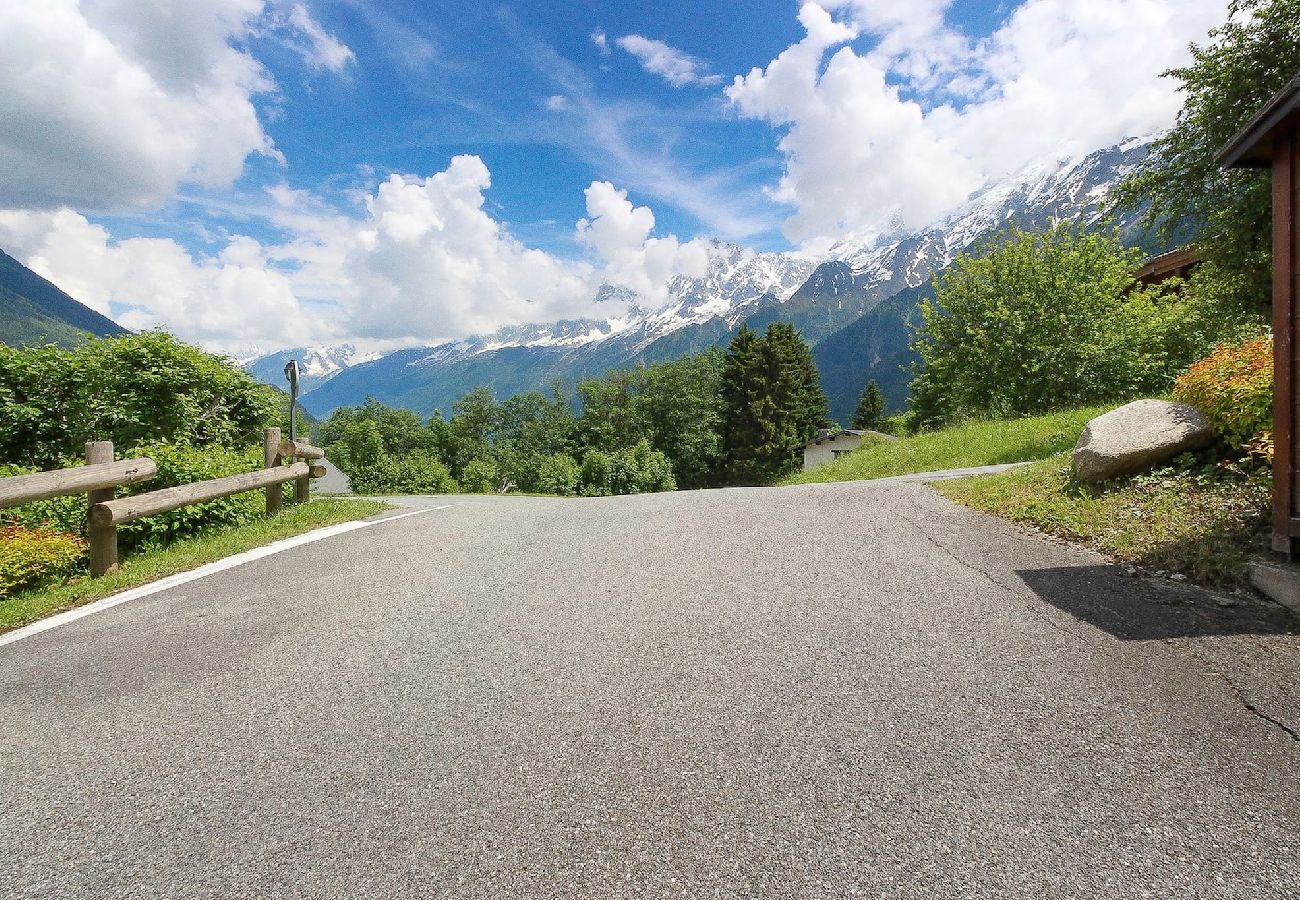 Apartment in Les Houches - Maison Neuve 1 - Ski aux pieds - Vue Mt-Blanc