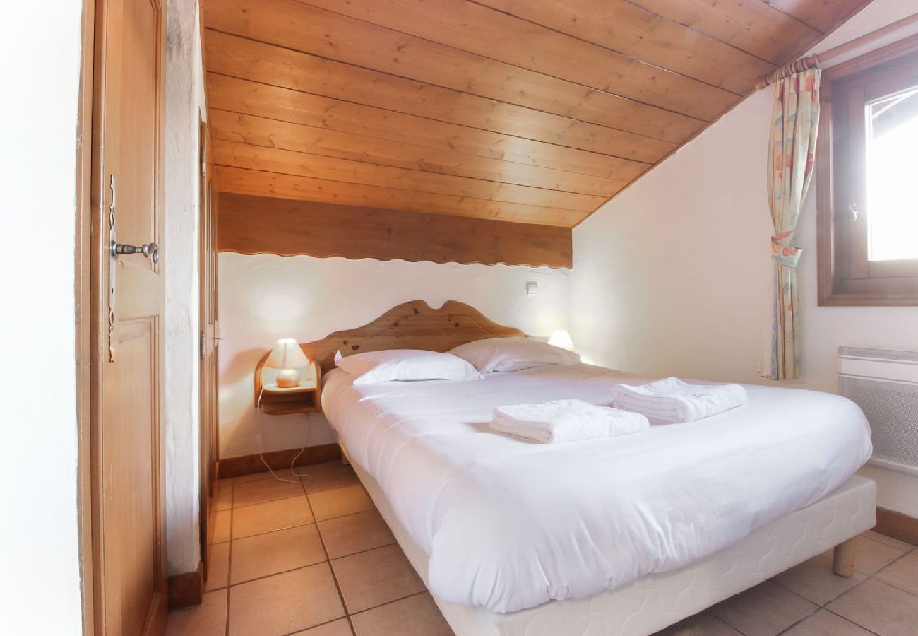 Apartment in Les Houches - Le Gouter - Piscine - Ski aux pieds