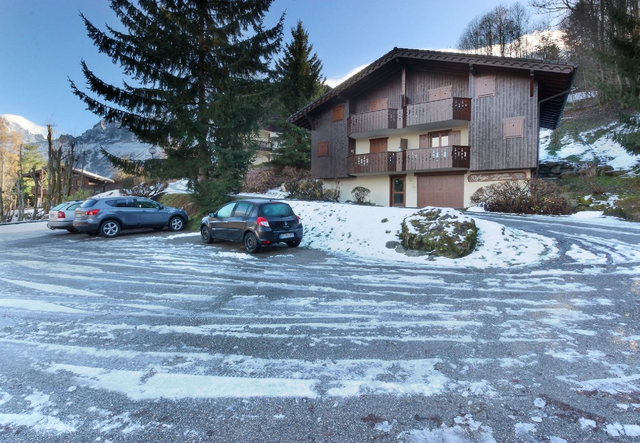 Apartment in Les Houches - Le Gouter - Piscine - Ski aux pieds