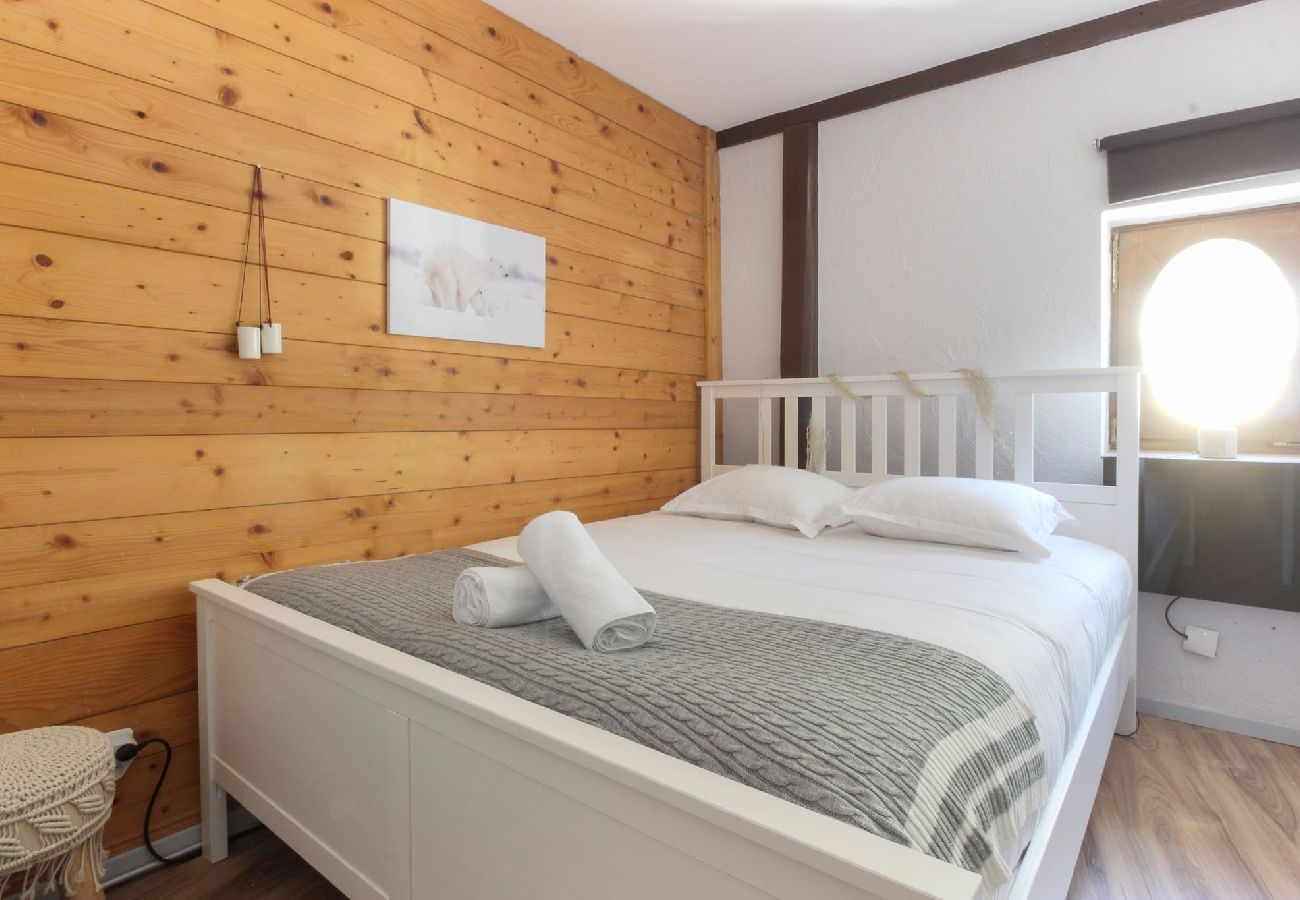 Apartment in Chamonix-Mont-Blanc - Nook 44 - 2 bed - Centre Chamonix