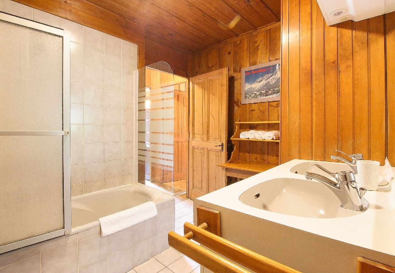 Chalet in Les Houches - Chalet des Chavants -Grand jardin- vue Mt-Blanc