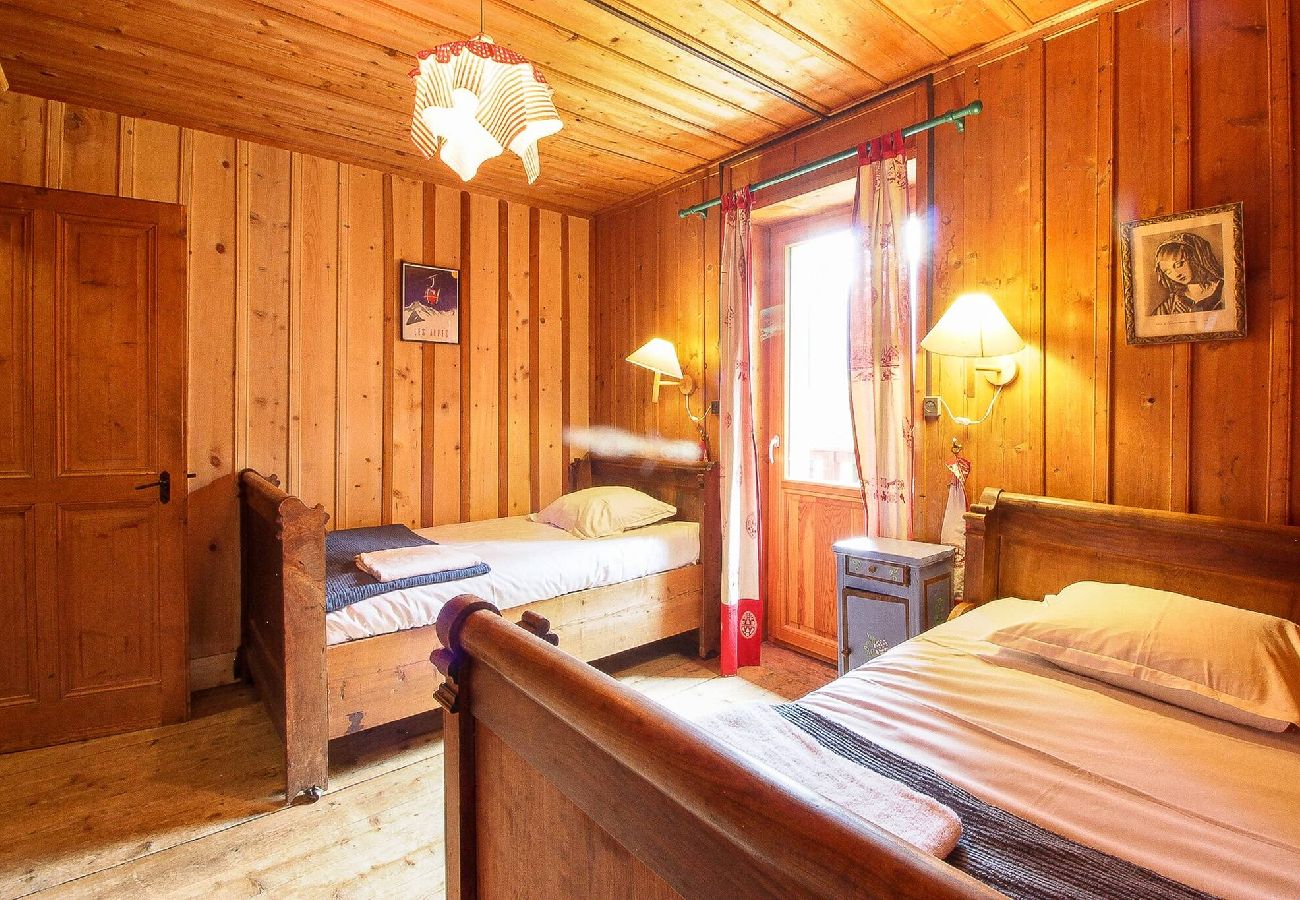 Chalet in Les Houches - Chalet des Chavants -Grand jardin- vue Mt-Blanc