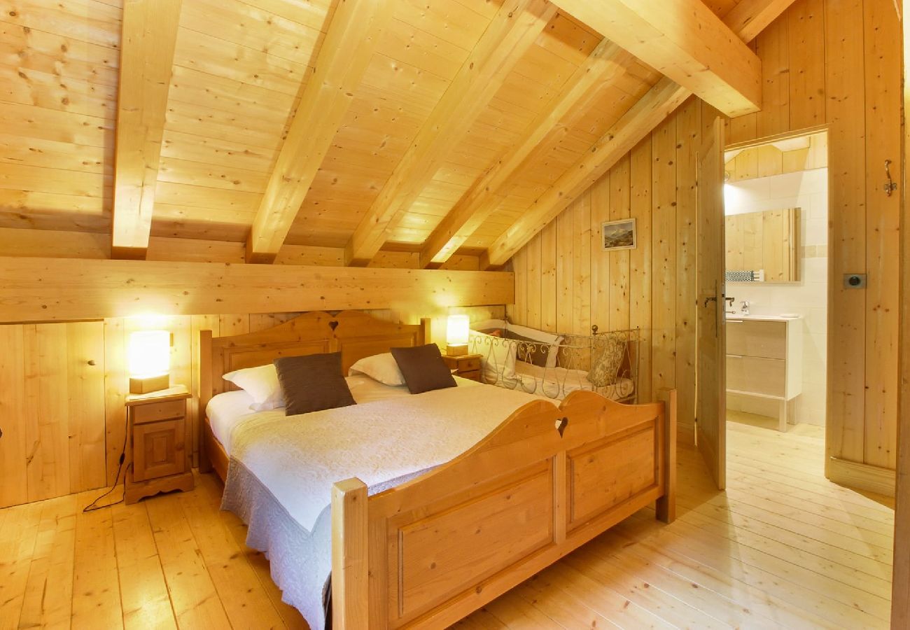 Chalet in Les Houches - Chalet des Chavants -Grand jardin- vue Mt-Blanc