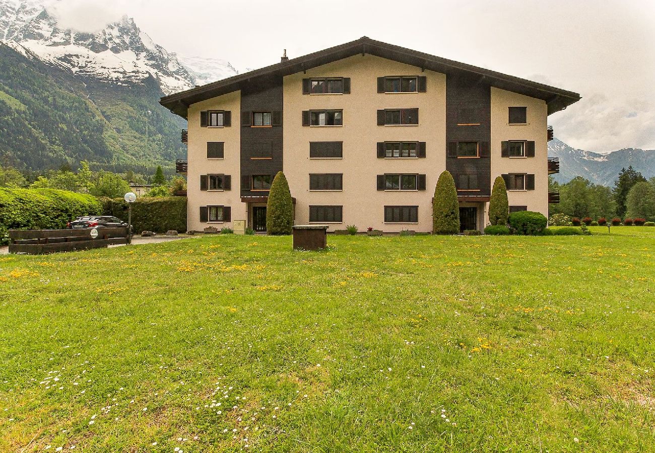 Apartment in Chamonix-Mont-Blanc - Cristal des Glaces - Lake Gailland - Escalade