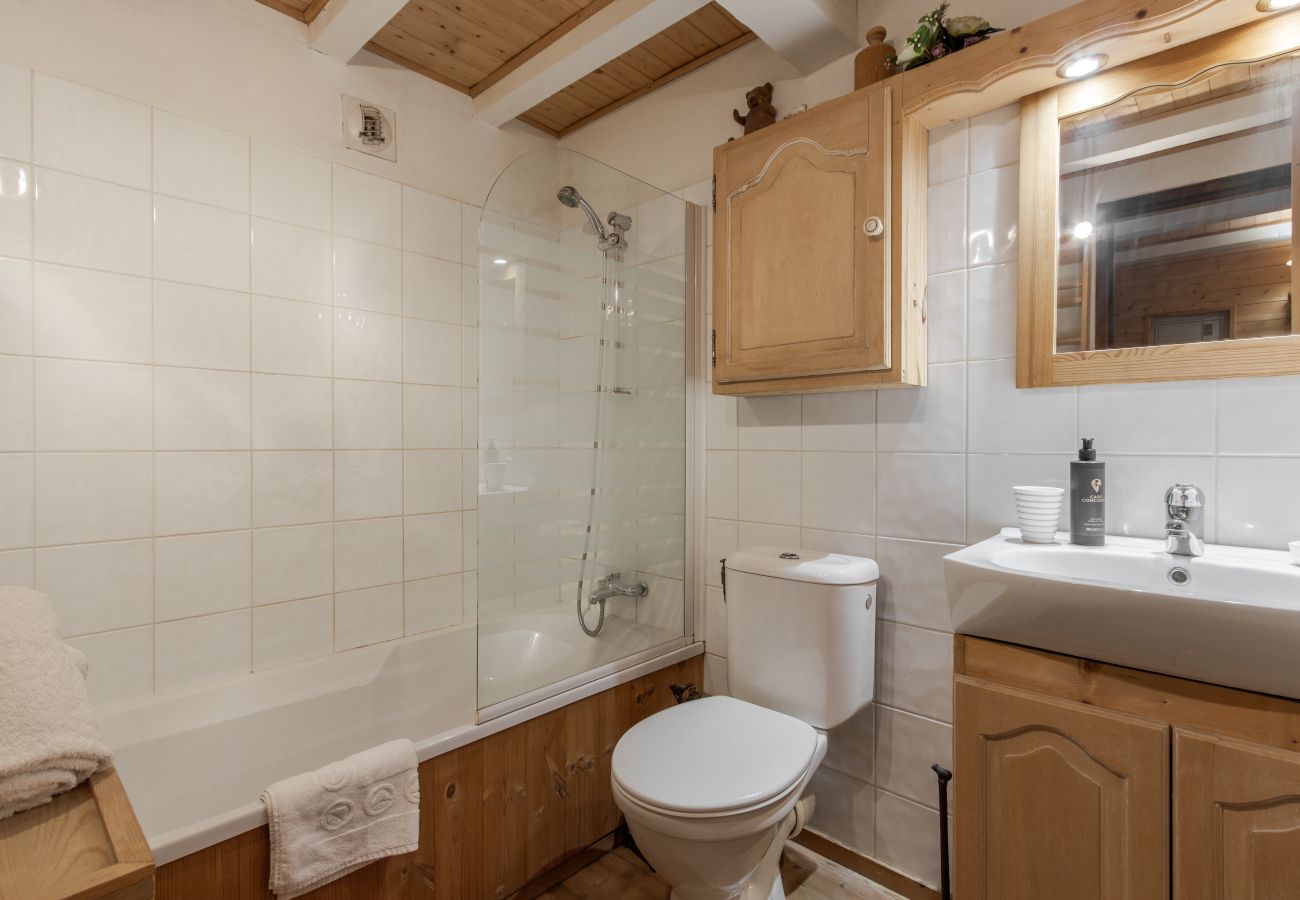Apartment in Chamonix-Mont-Blanc - Cristal des Glaces 2 - Lake Gailland - Escalade