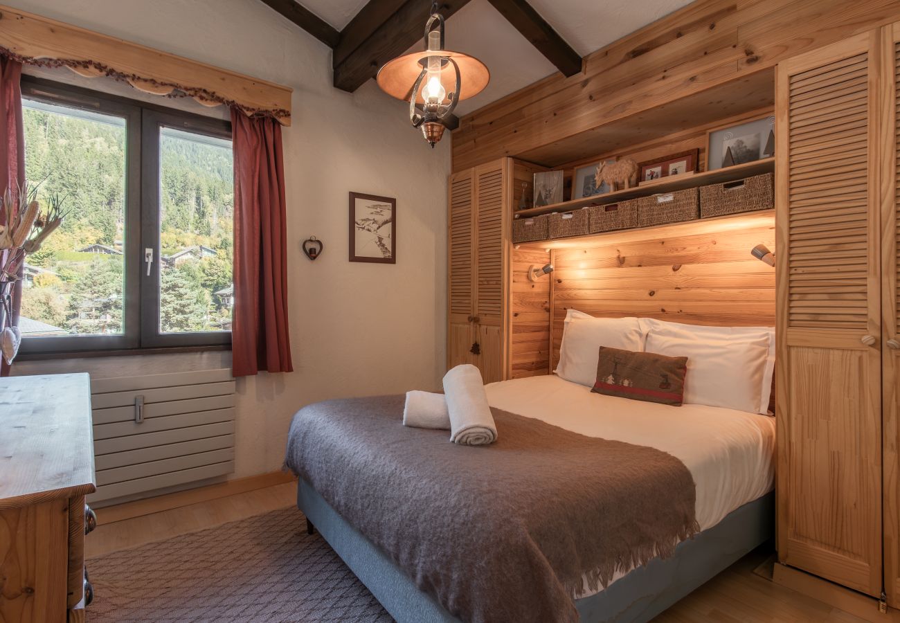 Apartment in Chamonix-Mont-Blanc - Cristal des Glaces 2 - Lake Gailland - Escalade