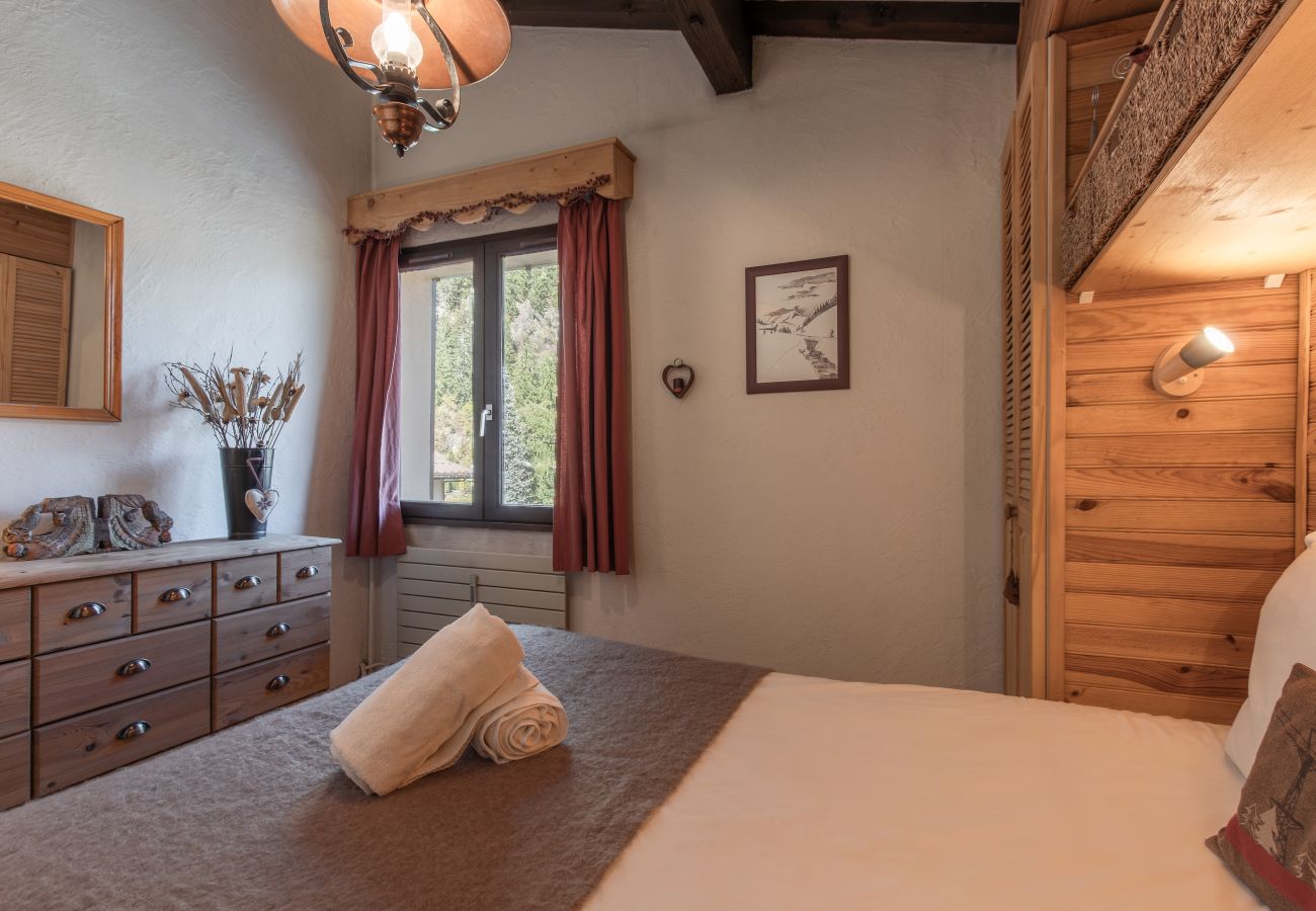 Apartment in Chamonix-Mont-Blanc - Cristal des Glaces 2 - Lake Gailland - Escalade