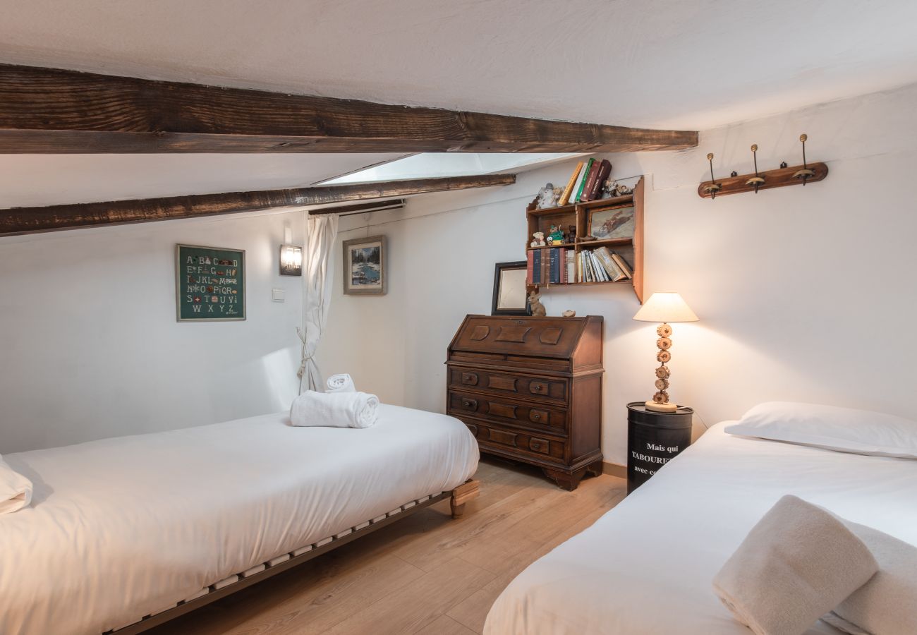 Apartment in Chamonix-Mont-Blanc - Cristal des Glaces 2 - Lake Gailland - Escalade