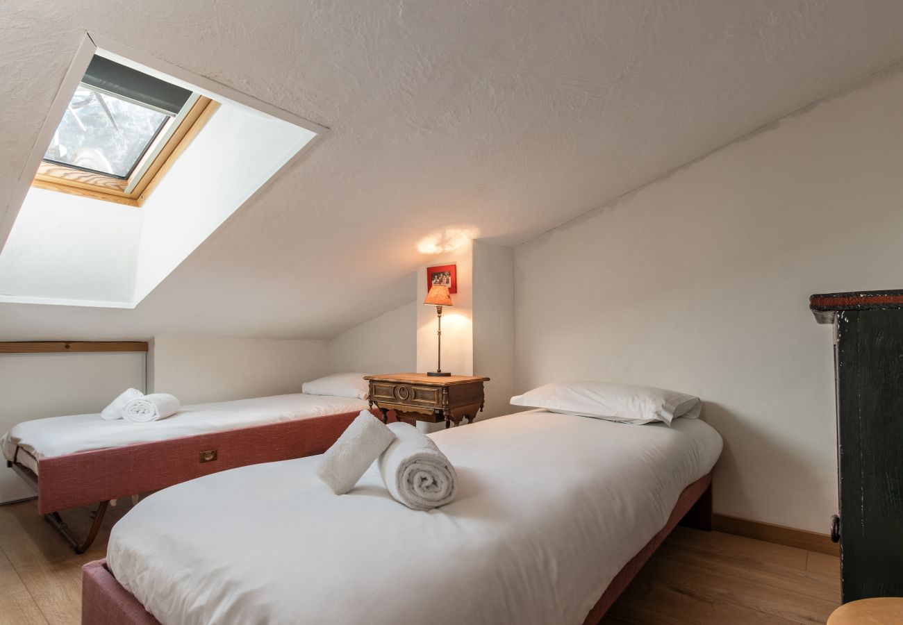 Apartment in Chamonix-Mont-Blanc - Cristal des Glaces 2 - Lake Gailland - Escalade