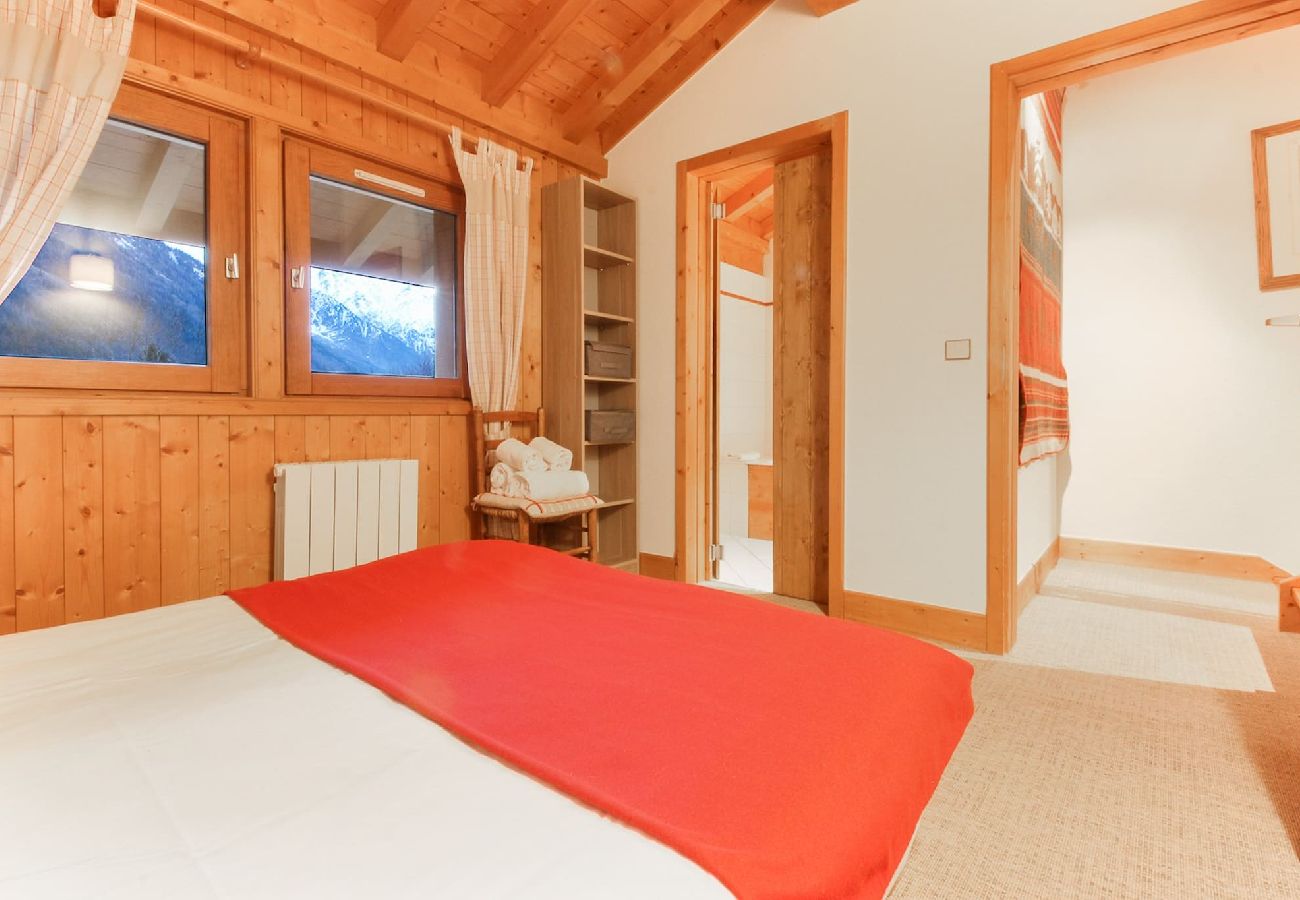 Chalet in Chamonix-Mont-Blanc - Clos des Ancelles -Golf-Mt-Blanc View