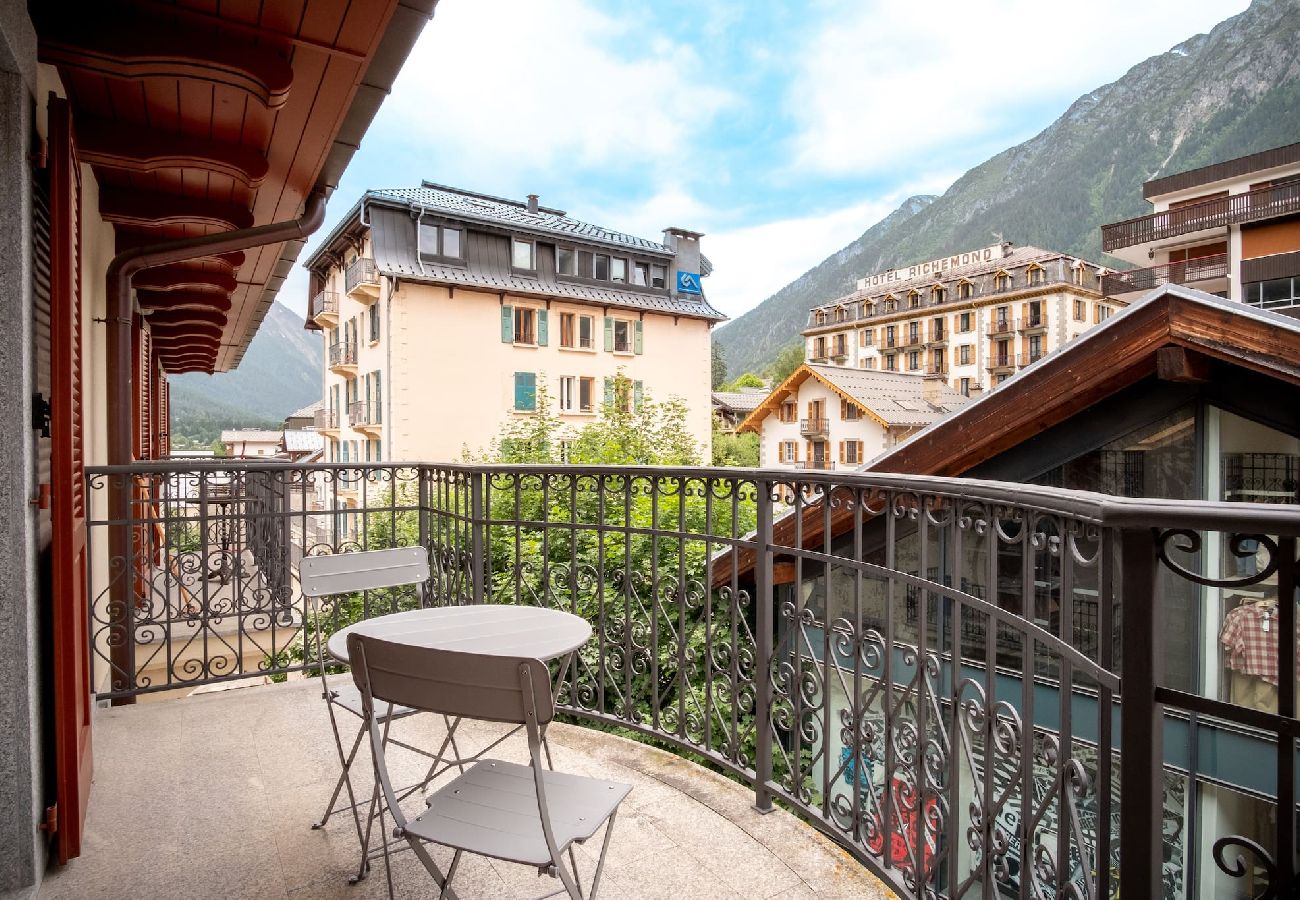 Apartment in Chamonix-Mont-Blanc - Les Alpes 3 · Directly in the Center of Chamonix