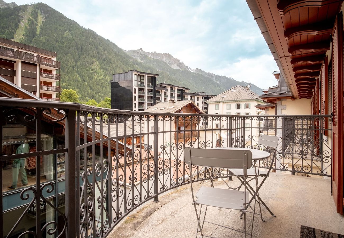 Apartment in Chamonix-Mont-Blanc - Les Alpes 3 · Directly in the Center of Chamonix