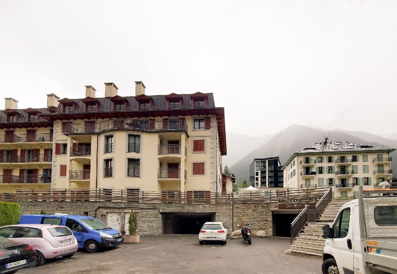 Apartment in Chamonix-Mont-Blanc - Les Alpes 3 · Directly in the Center of Chamonix