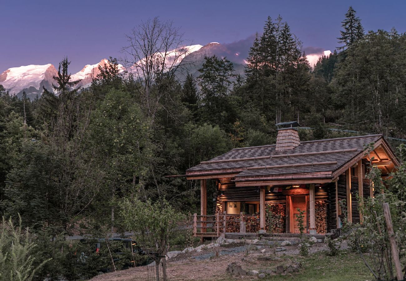 Chalet in Les Houches - Chalet L'Oratoire - Rénové - Grand jardin privé