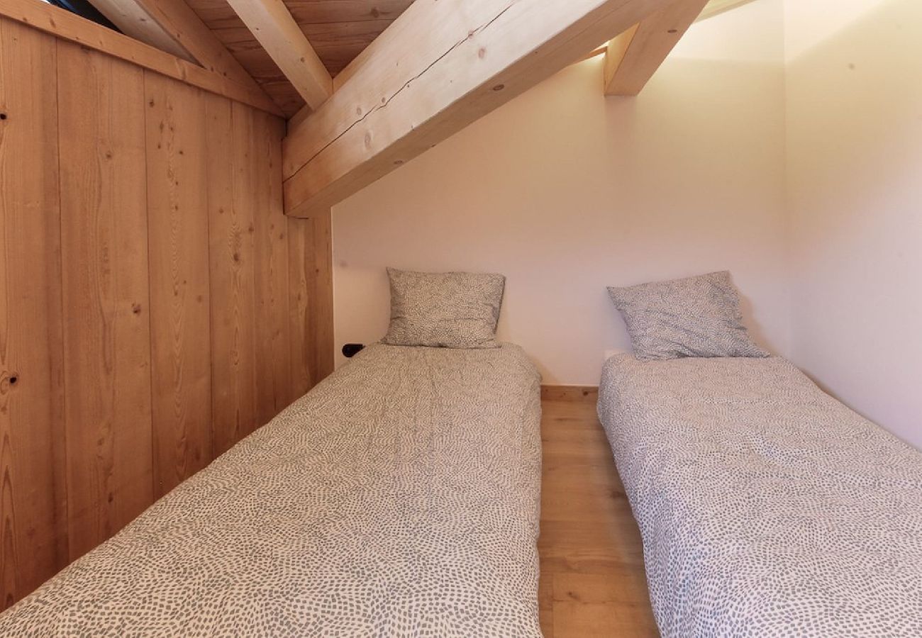 Chalet in Les Houches - Chalet L'Oratoire - Rénové - Grand jardin privé