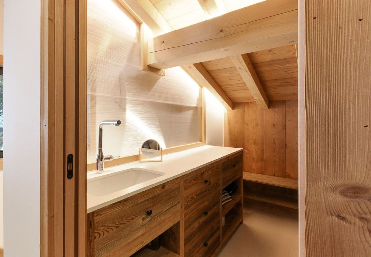 Chalet in Les Houches - Chalet L'Oratoire - Rénové - Grand jardin privé