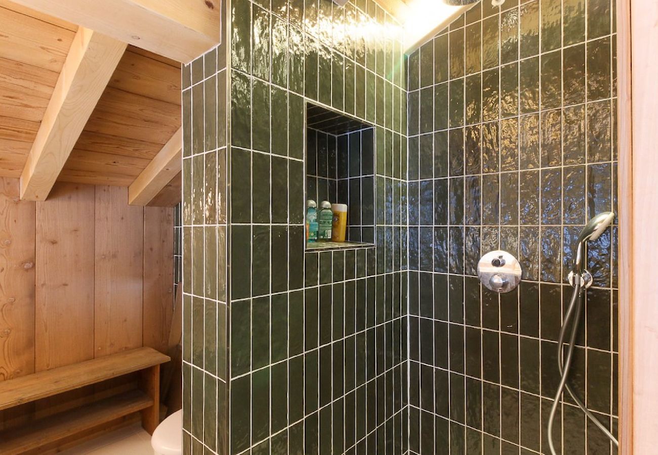 Chalet in Les Houches - Chalet L'Oratoire - Rénové - Grand jardin privé