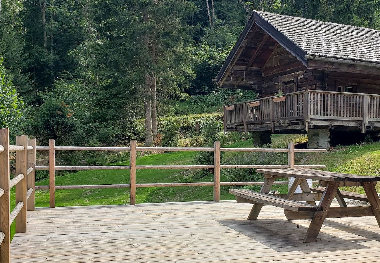 Chalet in Les Houches - Chalet L'Oratoire - Rénové - Grand jardin privé