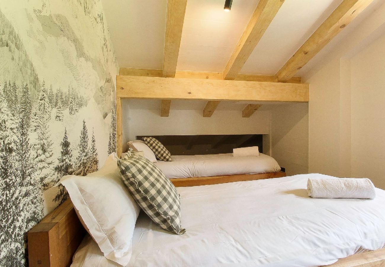 Chalet in Les Houches - Chalet Bechar - Garden - Sauna & Jacuzzi