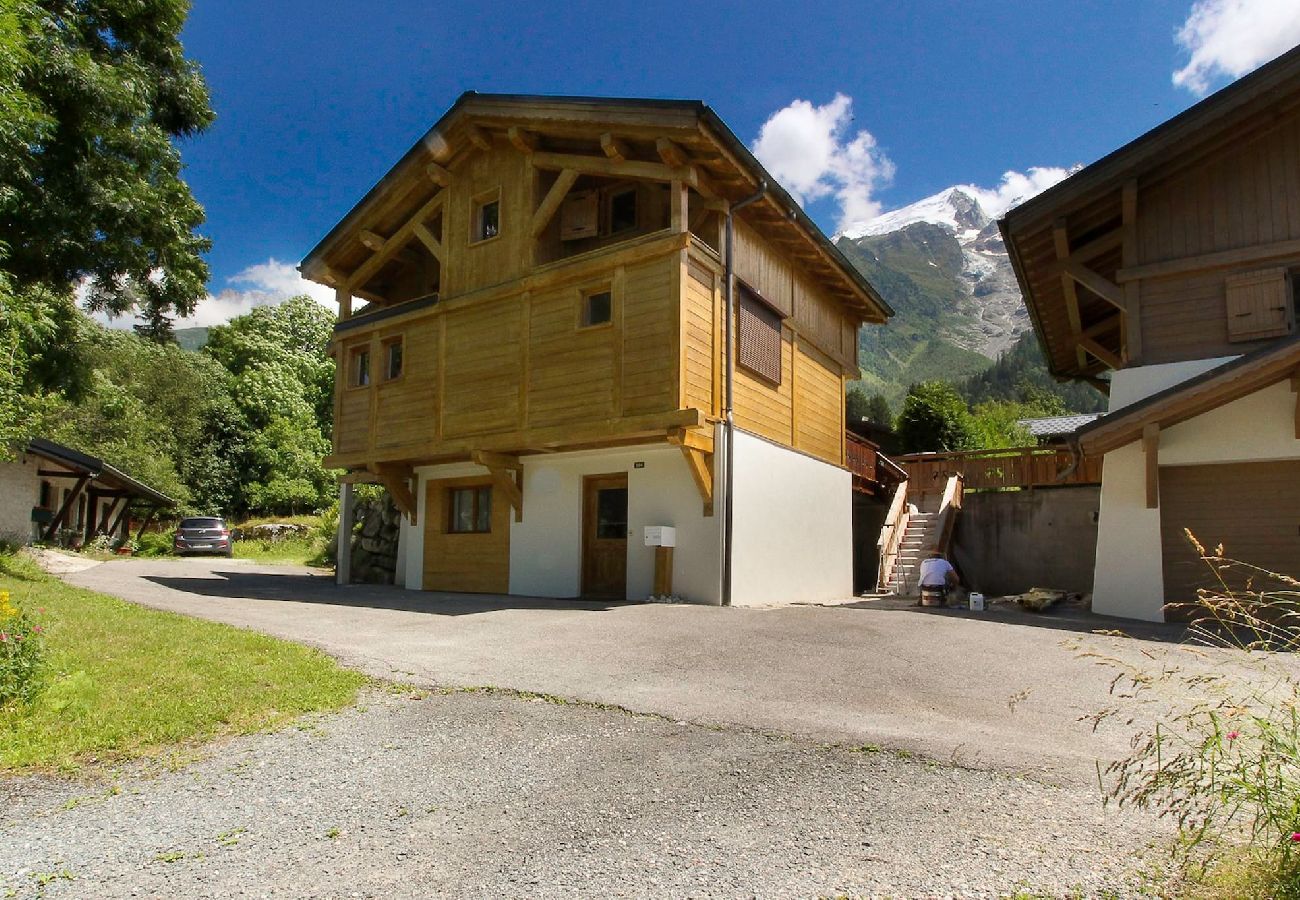 Chalet in Les Houches - Chalet Bechar - Garden - Sauna & Jacuzzi