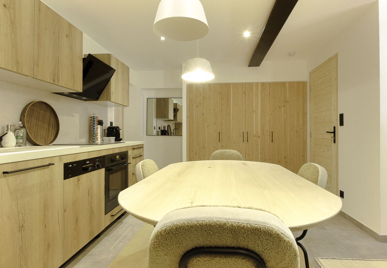 Chalet in Les Houches - Chalet Bechar Le Magnifique- Garden - Sauna & Jacu
