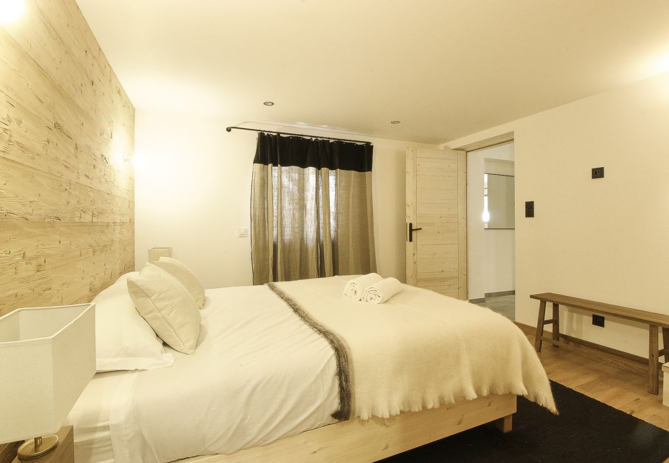Chalet in Les Houches - Chalet Bechar Le Magnifique- Garden - Sauna & Jacu