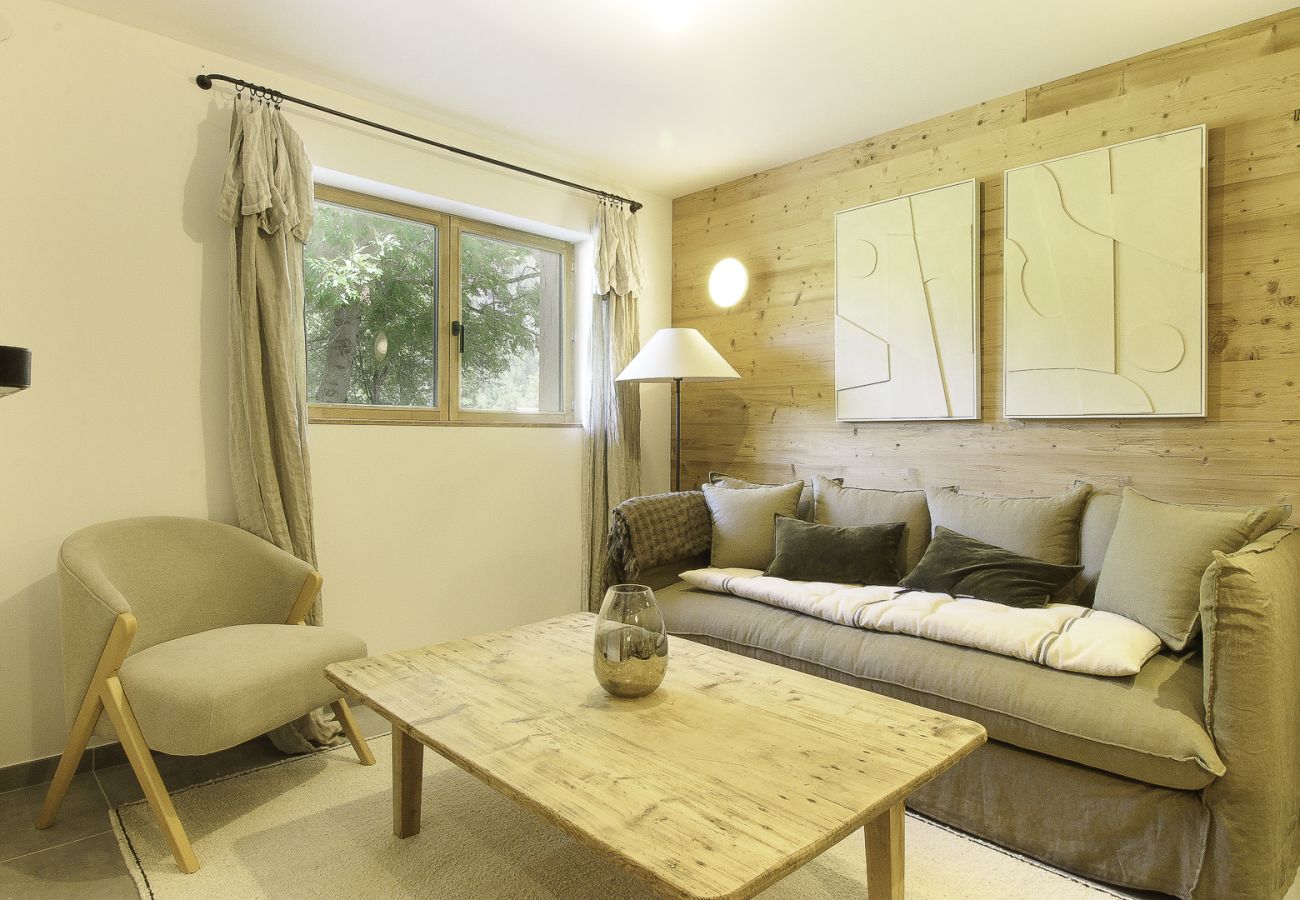 Chalet in Les Houches - Chalet Bechar Le Magnifique- Garden - Sauna & Jacu